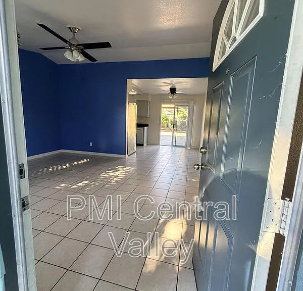 464 Lucas Ct — Photo 4