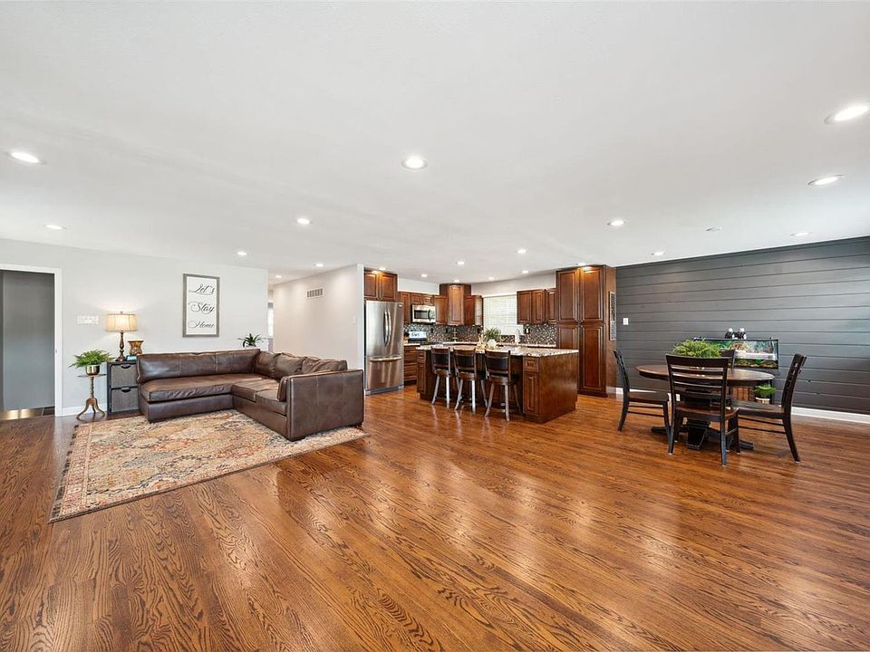 5120 Towne Centre Dr, Saint Louis, MO 63128 Zillow