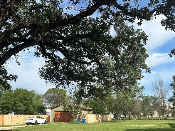 0 Robinson Ave, Kerrville, TX 78028