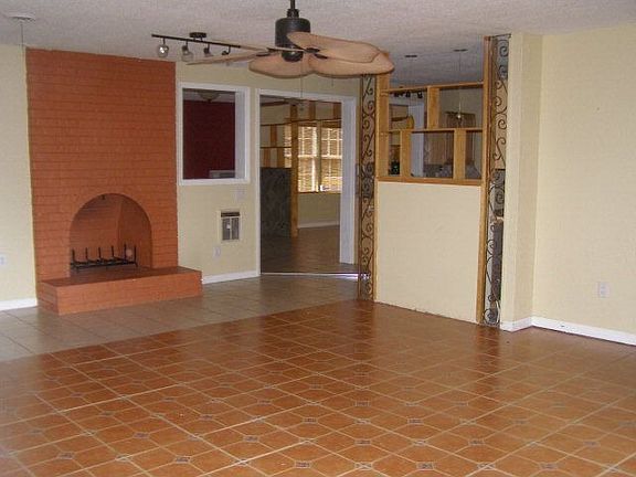 3rd image of 135 Dresden Dr