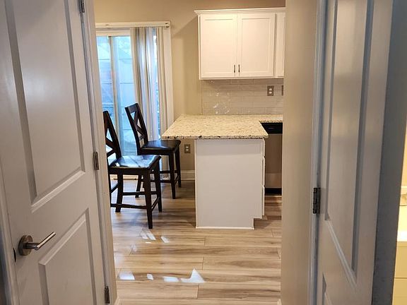 4th image of 2058 Tanglewood Dr