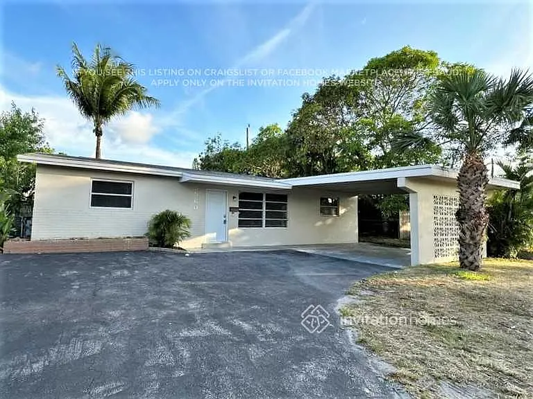 5560 SW 7th Ct — Photo 2
