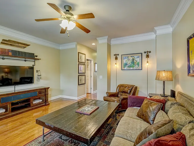 2310 Elliott Ave #502 — Photo 12