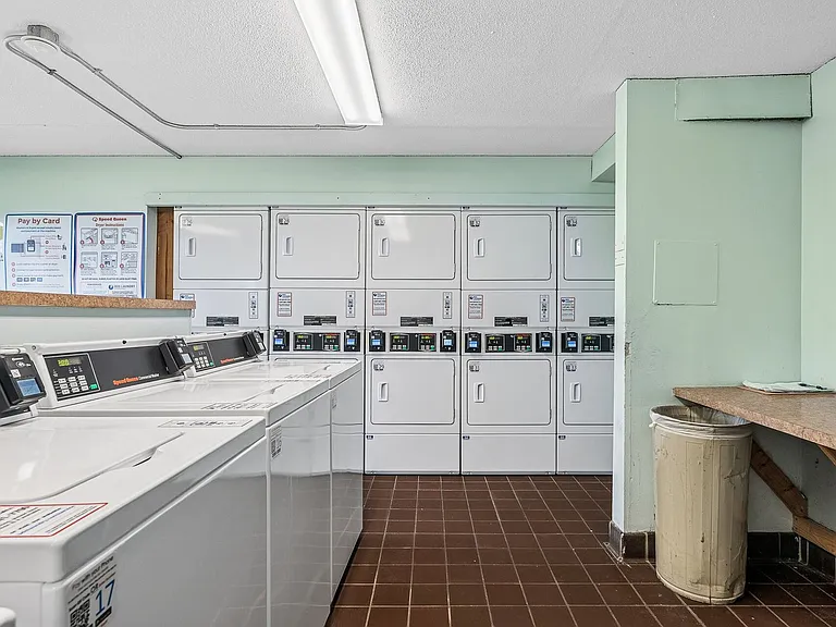 Chateau Student Housing Cooperative — Photo 52