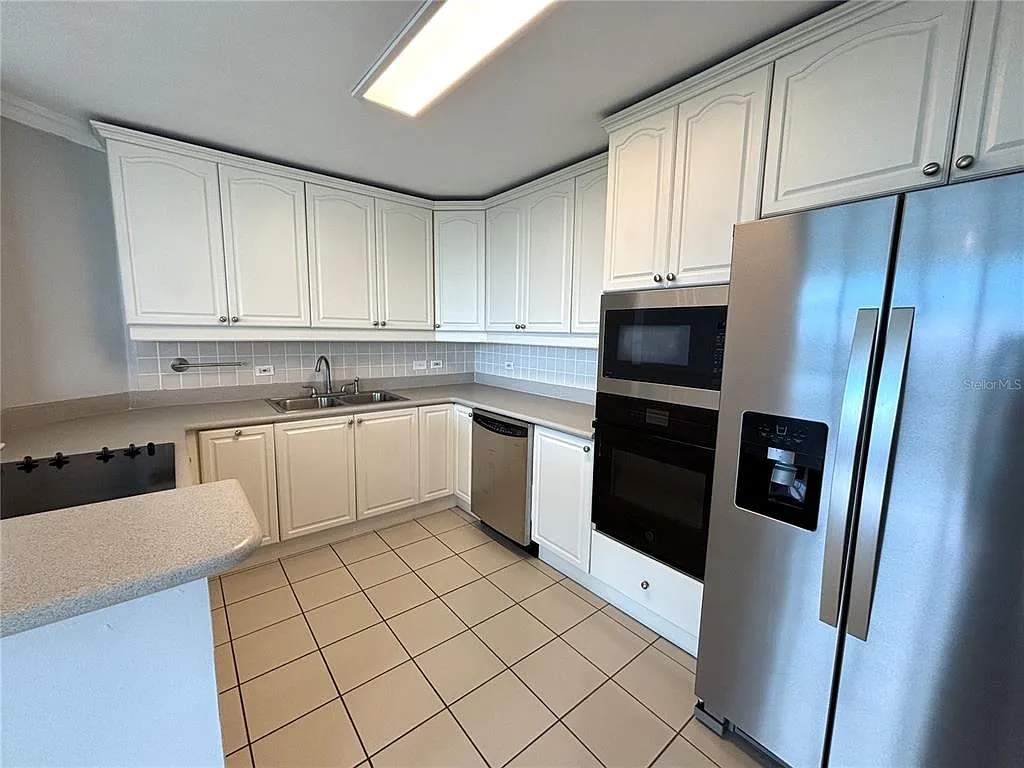 3 bed, 2.5 bath, 1920 sqft, $5,500 — Photo 4