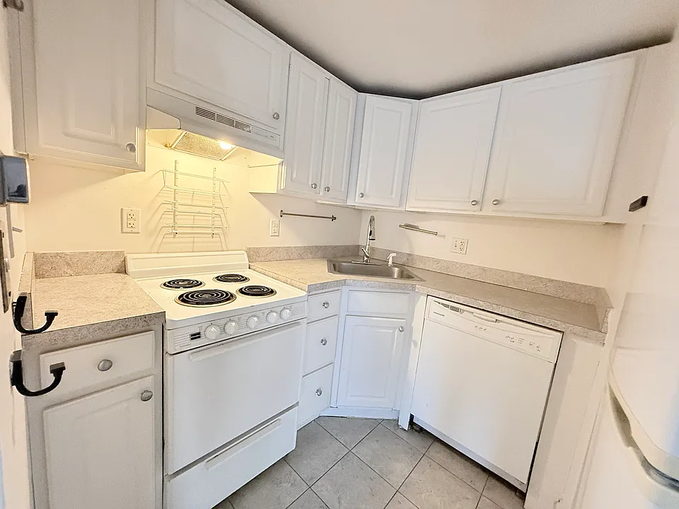 278 Harvard St #9