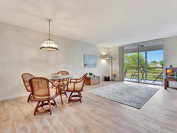 4th image of 9621 Sunrise Lakes Boulevard #204