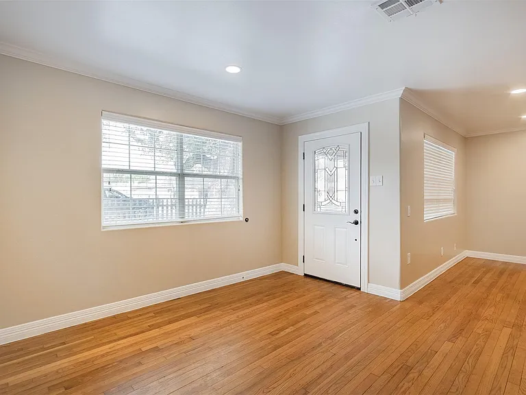 2098 Harland Dr — Photo 8