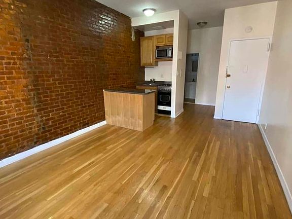 2nd image of 408 E 88th St #3AF
