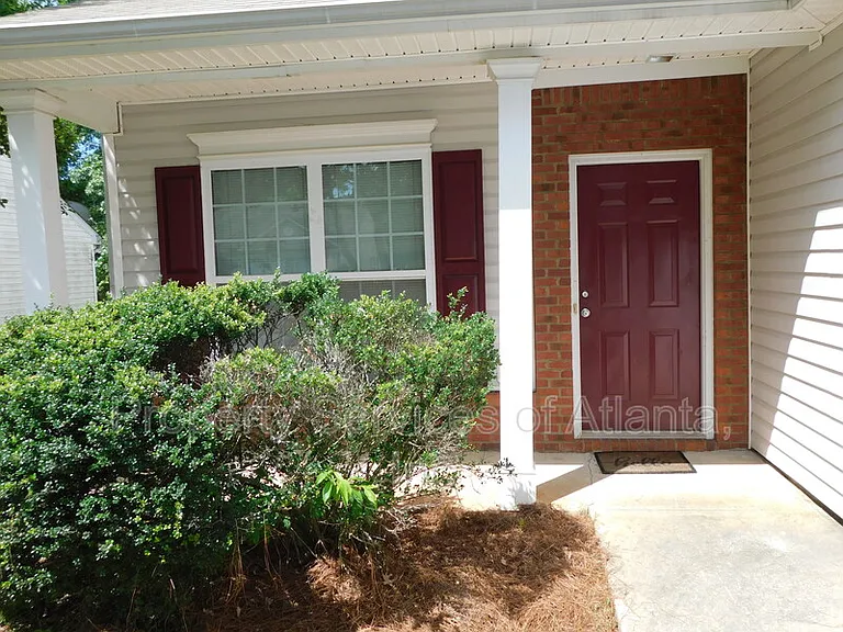 2379 Tullamore Cir — Photo 2