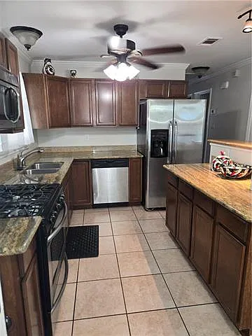 3 bed, 2.0 bath, 936 sqft, $1,500 — Photo 2