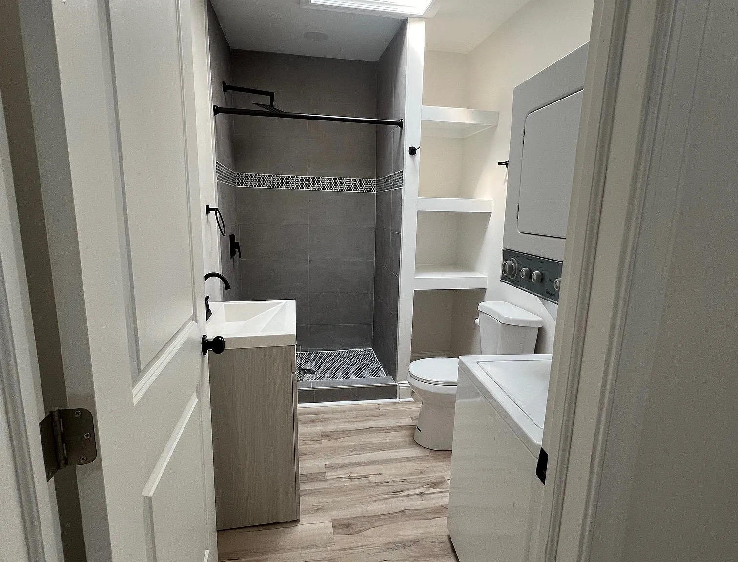 2 bed, $1,400 — Photo 2