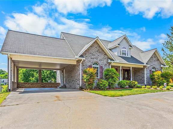 2nd image of 1004 Briarcliff Rd
