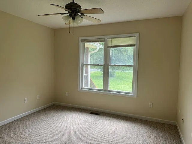 337 Burgess Rd — Photo 10