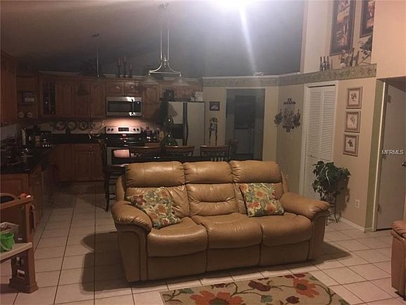 4th image of 3269 Hillmont Cir