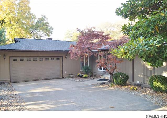 1st image of 15 Crestwood Dr