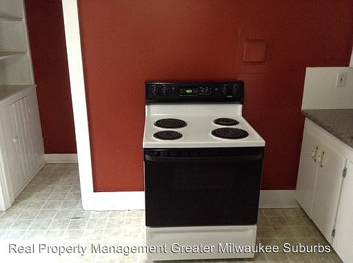 3rd image of 513 McCall St