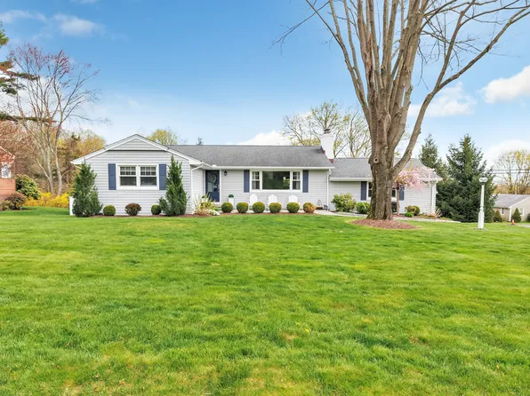 37 Hampton Road, Trumbull, CT 06611