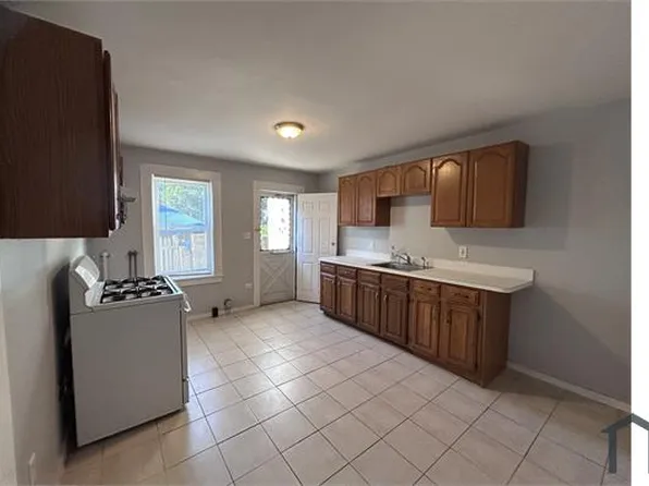 45 Smith St, Quincy, MA 02169