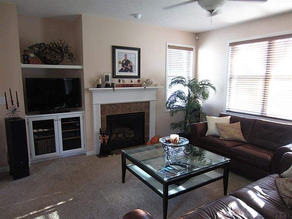 5th image of 16 Sterling Heights Dr