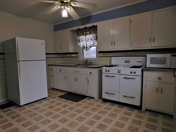 3rd image of 1707 Conlin Ave