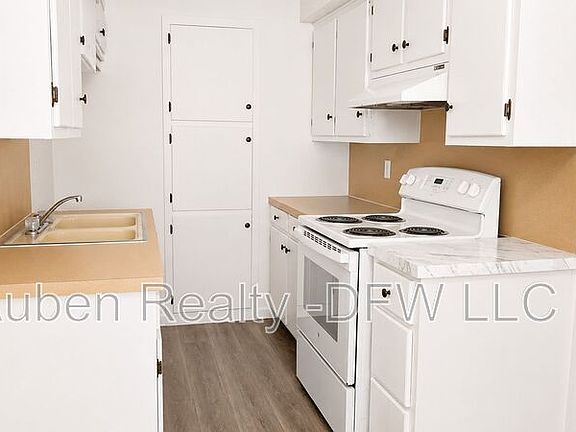 4th image of 1910 N Alexander St