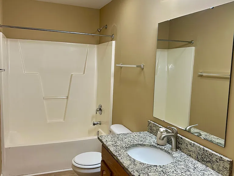 15713 Lakepoint Forest Dr — Photo 15