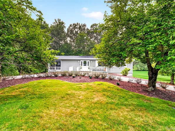 105 Robinhood Lane, West Nyack, NY 10994
