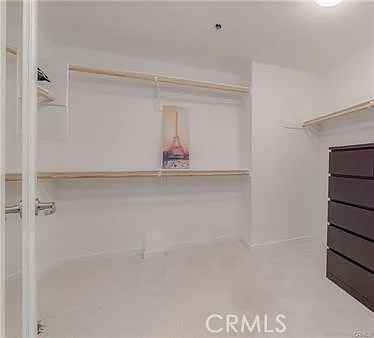37 Waldorf — Photo 21