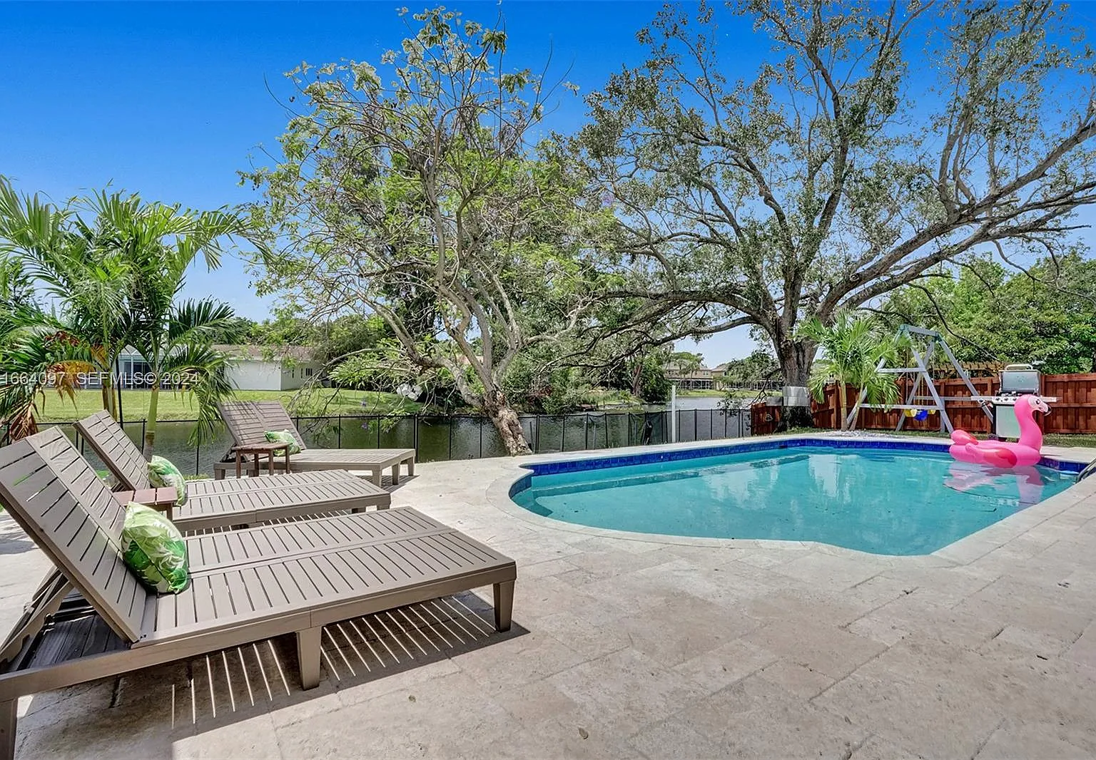 6 bed, 3100 sqft, $8,950 — Photo 3