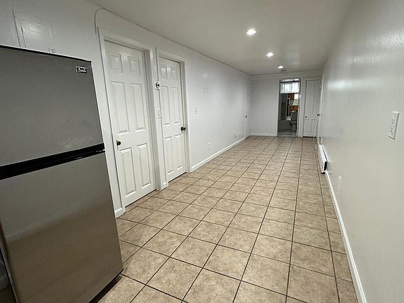 2nd image of 276 Park Ave