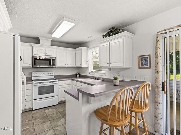 3rd image of 1904 Rhett Pl