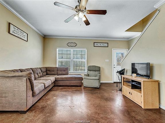 3rd image of 6905 Appomattox Dr