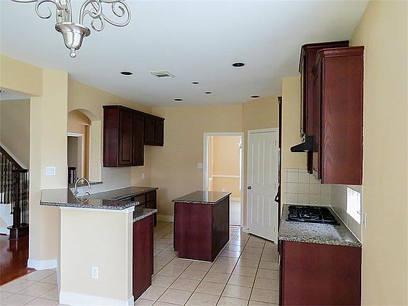 3rd image of 5207 Fountainbrook Ln
