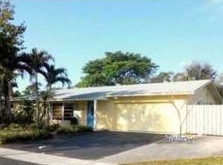 661 Ridgewood Ln, Plantation, FL 33317