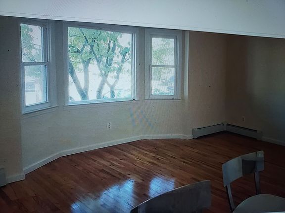 4th image of 4 S Kensington Ave #1