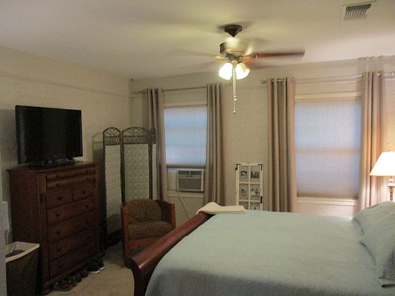 2nd image of 2133 Lakeshore Dr