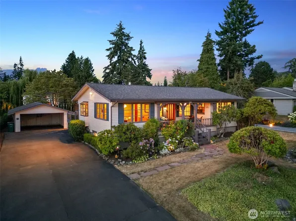 916 18th Avenue W, Kirkland, WA 98033