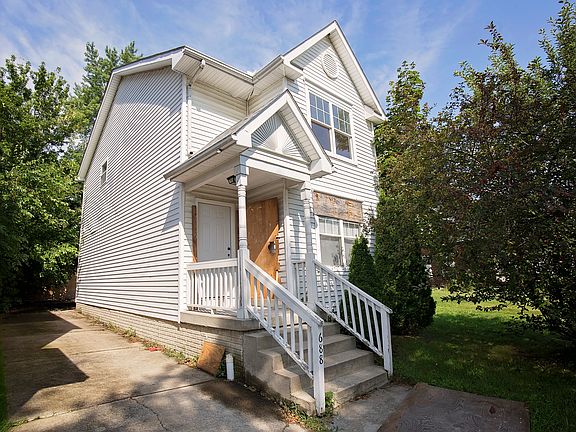 3rd image of 688 E 101st St