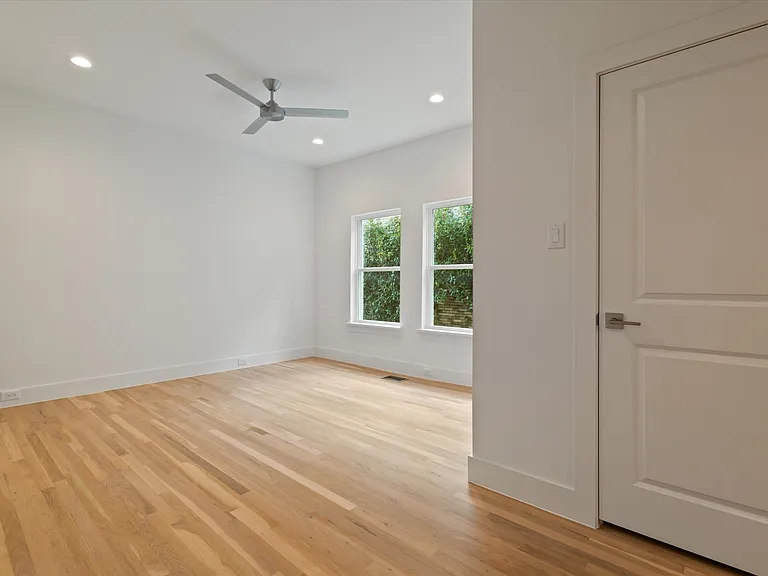6255 Belmont Ave — Photo 15