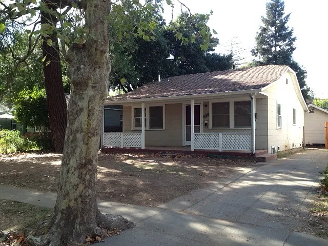1900 51st St photo 1