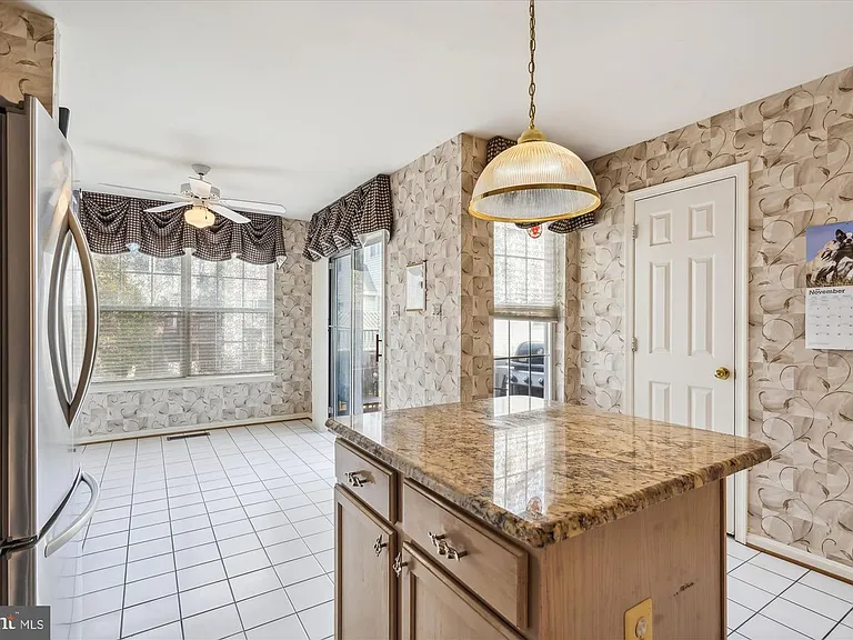 2409 Simpkins Farm Dr — Photo 18