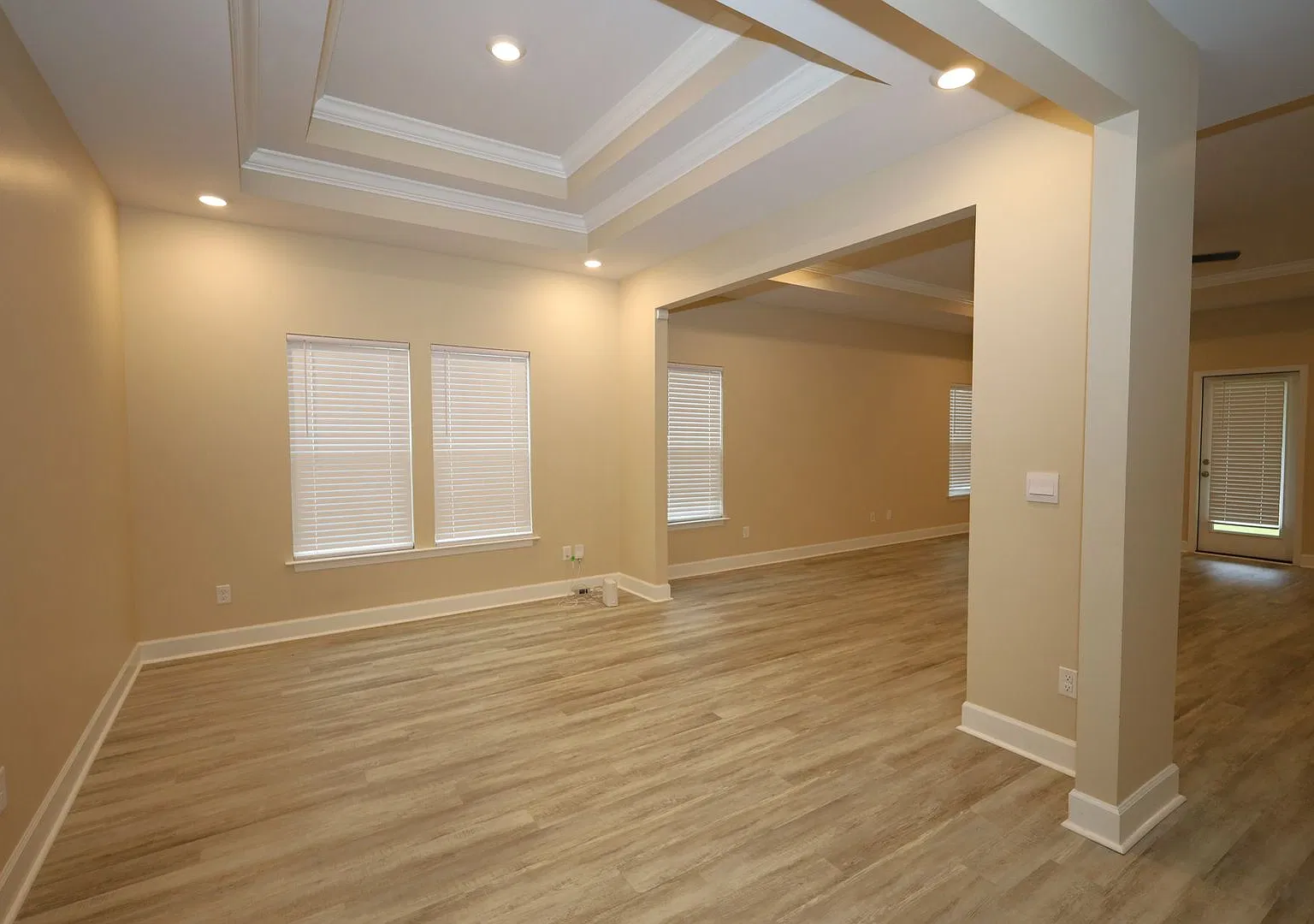 2021 Tottenham Dr — Photo 3