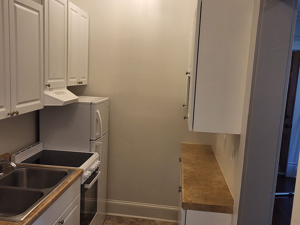 Plenty of cabinets