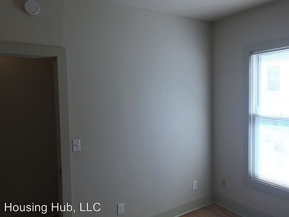 4th image of 1211 26th Ave N #1