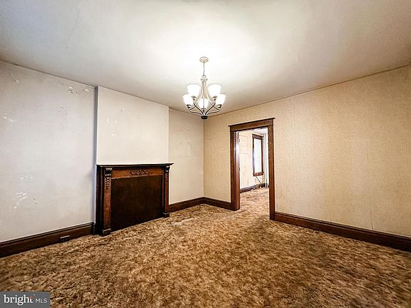 5th image of 147 Polk St