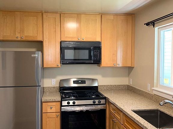 4th image of 829 Masonic Ave #1