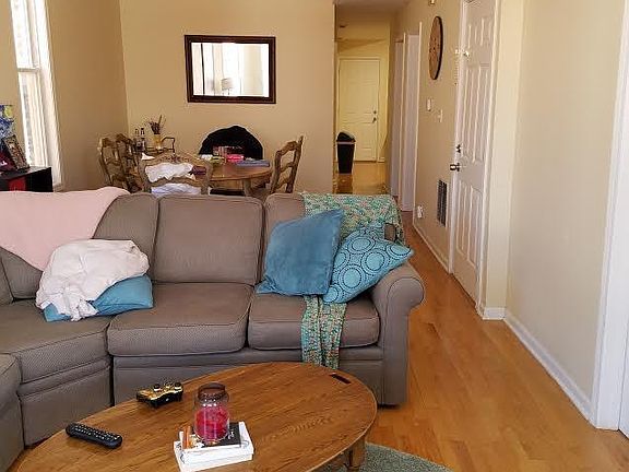 5th image of 2045 W Fullerton Ave #2F