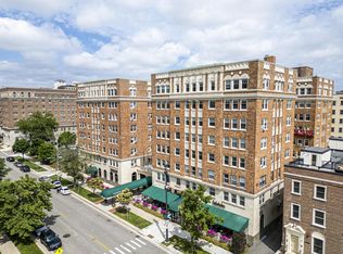 1028 E Juneau Ave APT 320, Milwaukee, WI 53202