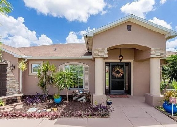 3rd image of 403 SW 28th Pl